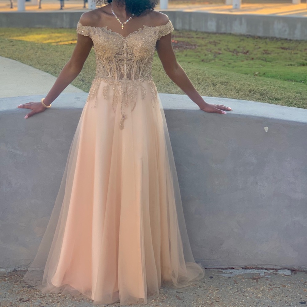 ❤️Beautiful Champagne Gold Formal Dress❤️